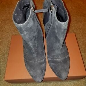 White House Black Market Gray Ankle Booties Sleek Suede Design EUC SIZE 8.5